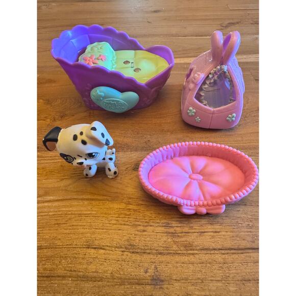 Littlest pet shop Dalmatian dog with accessories - Picture 1 of 6